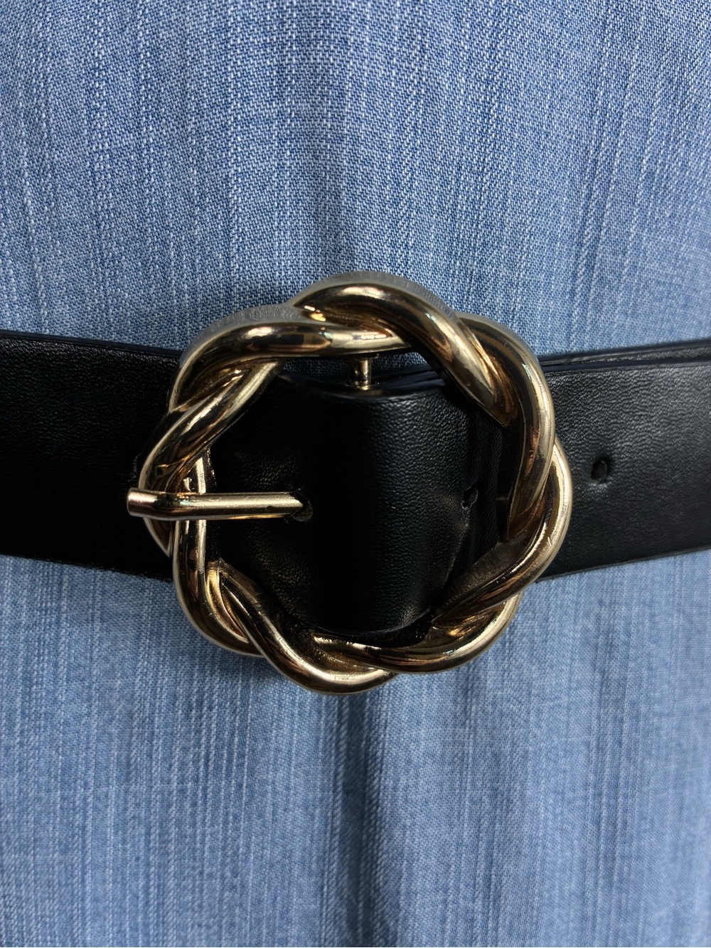 Plus size Womens belt 46” Black faux Leather Gold Twisted Circle Buckle